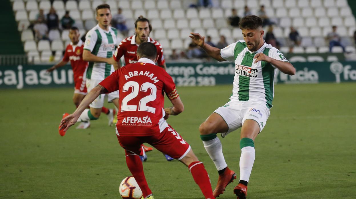 El delantero del Córdoba Chuma, en el partido ante el Nástic