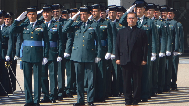 Un guardia civil en excedencia, sacerdote en San Juan del Hospital de València: «Dios me pidió un cambio de planes»