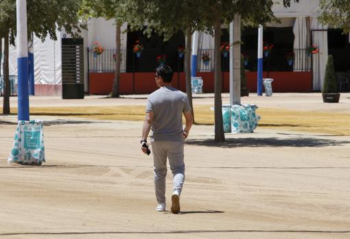 Pedro García, ayer, caminando por la Feria