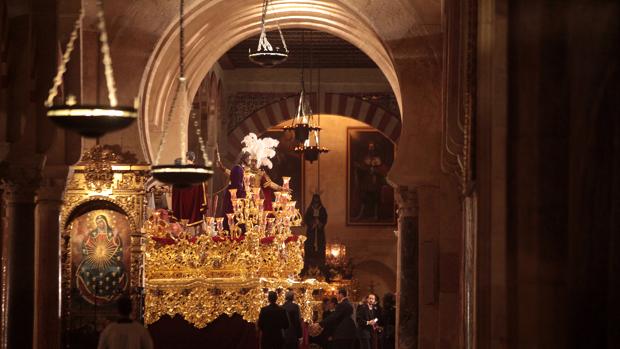 Las cofradías podrán regresar como prefieran de la magna exposición de nazarenos de Córdoba