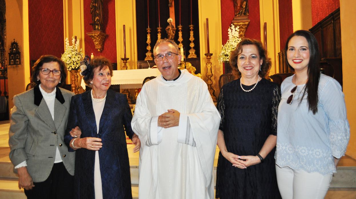 Luis Pedro González Rodríguez, párroco de San Fernando (Cádiz), en la celebración de sus 25 años como obispo