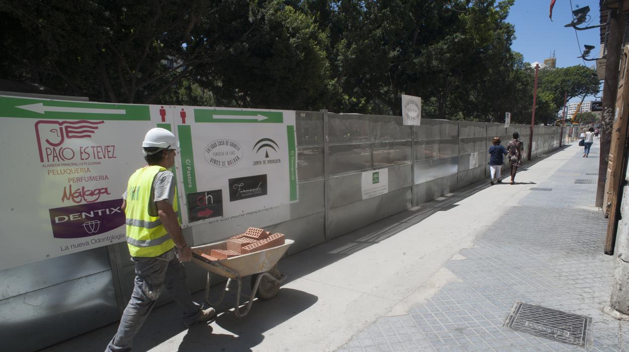 Imagen de los trabajos del metropolitano de la capital costasoleña en su paso por el centro