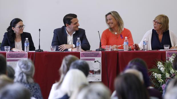 Bellido se ve con Albás y se muestra «convencido» de que PP y Cs pueden cerrar un «acuerdo» en Córdoba