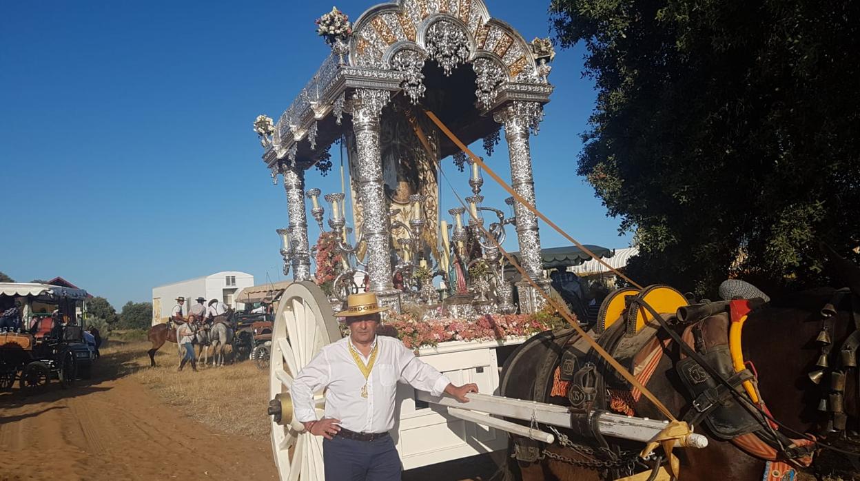 Manuel López Guzmán, hermano mayor de la hermandad del Rocío de Córdoba en el camino