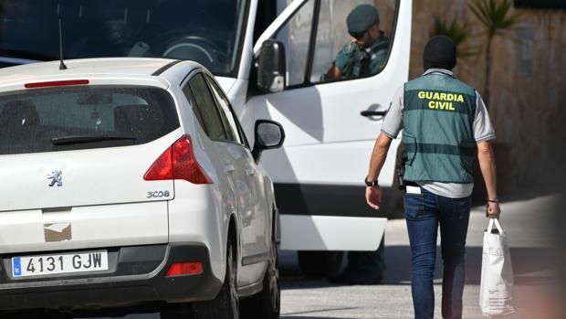 Detenido un hombre por robar un reloj centenario de una casa de Rute