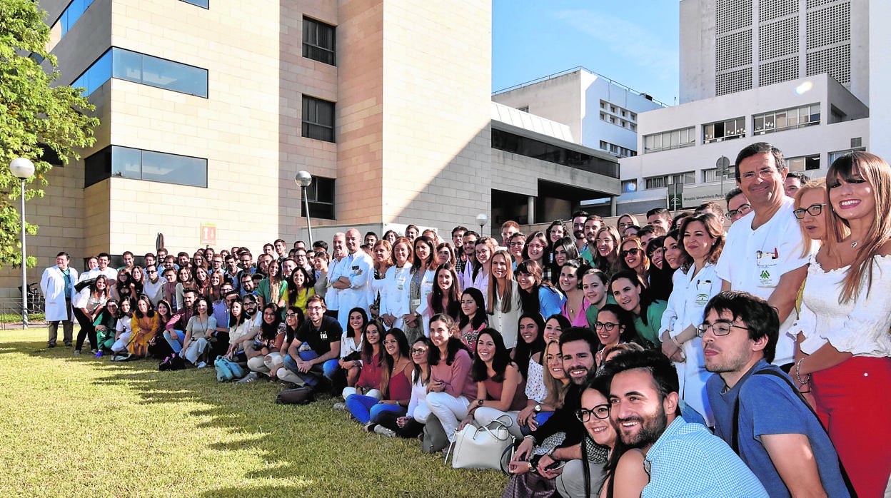 Los 113 médicos residentes especialistas que realizarán su especialidad en el Hospital Universitario Reina Sofía