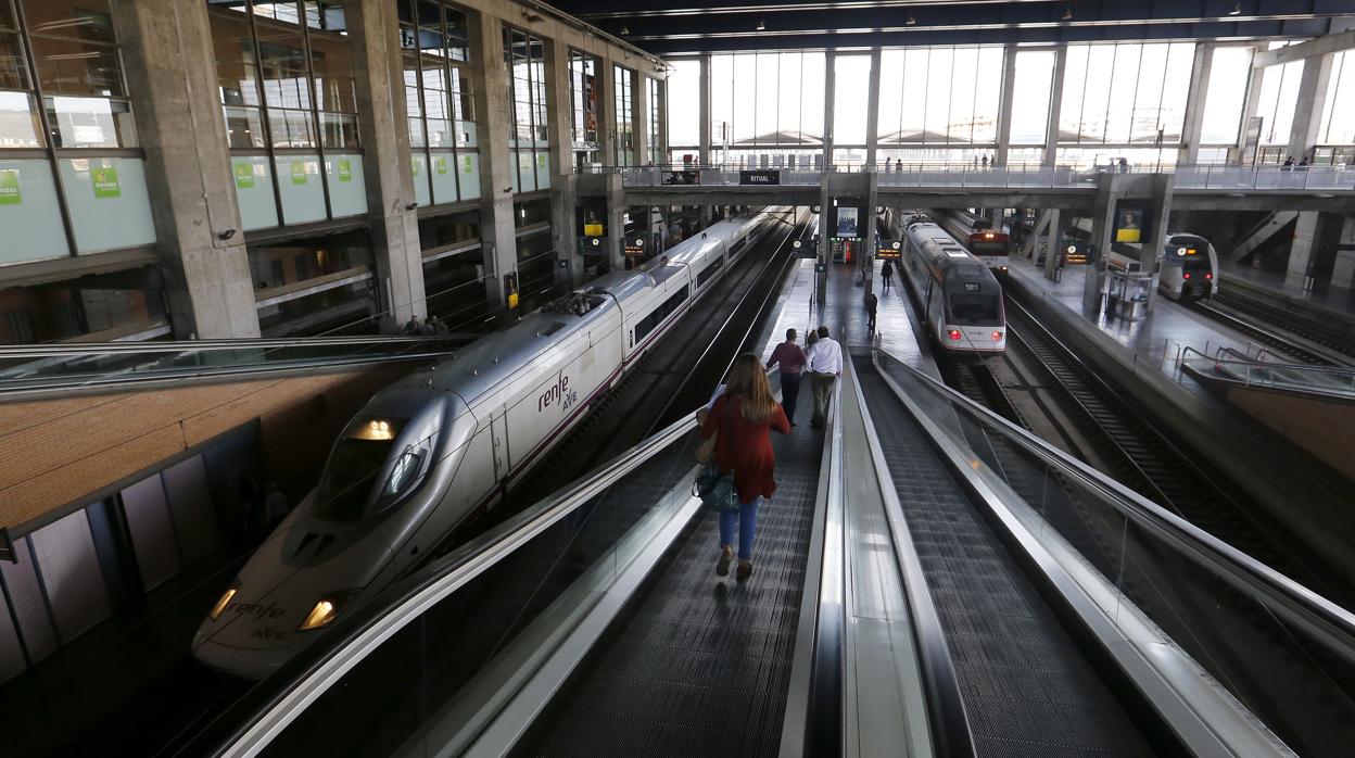 Trenes AVE en la estación de Córdoba