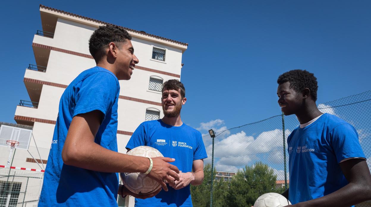 Menores no acompañados en una actividad de la Fundación Barça