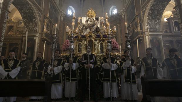 Un candidato a las Angustias de Córdoba promete recuperar que la Virgen vaya con banda de música