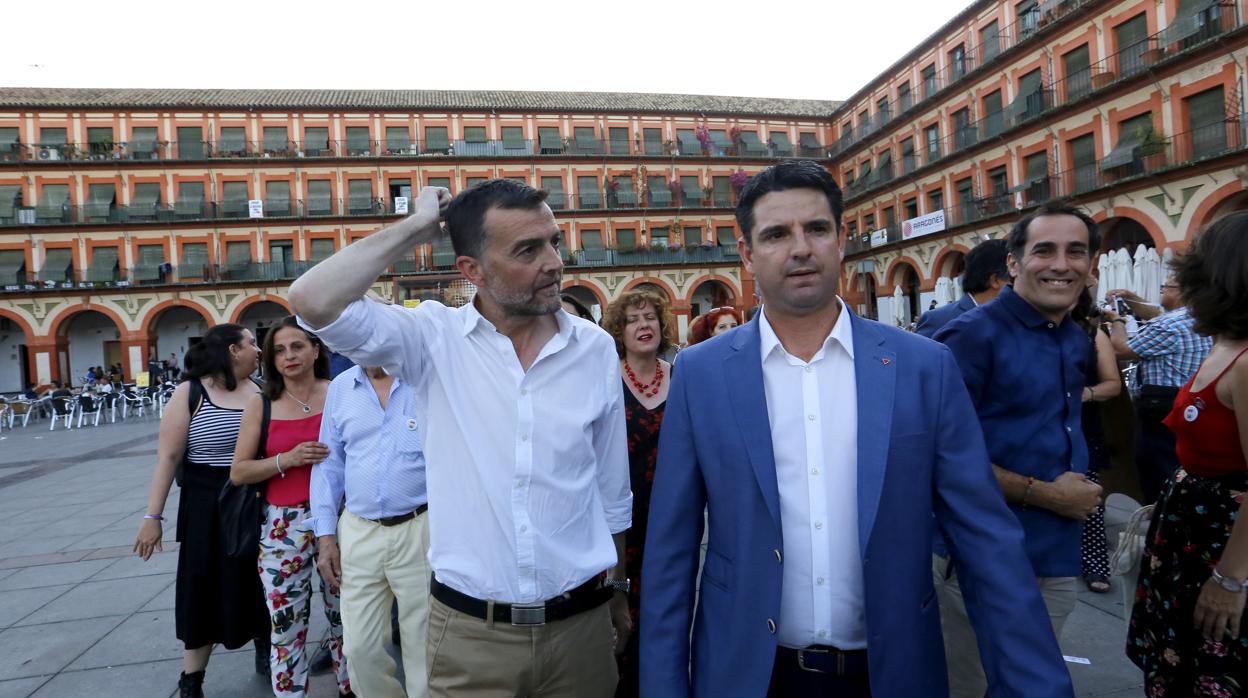 Antonio Maíllo junto a Pedro García en un acto electoral de IU