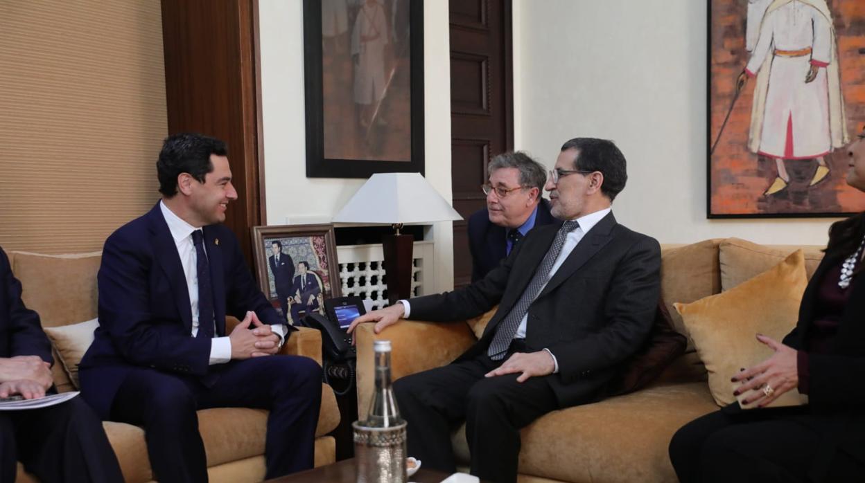 Juanma Moreno, presidente de la Junta, este lunes con el primer ministro marroquí, Saad-Eddine El Otmani