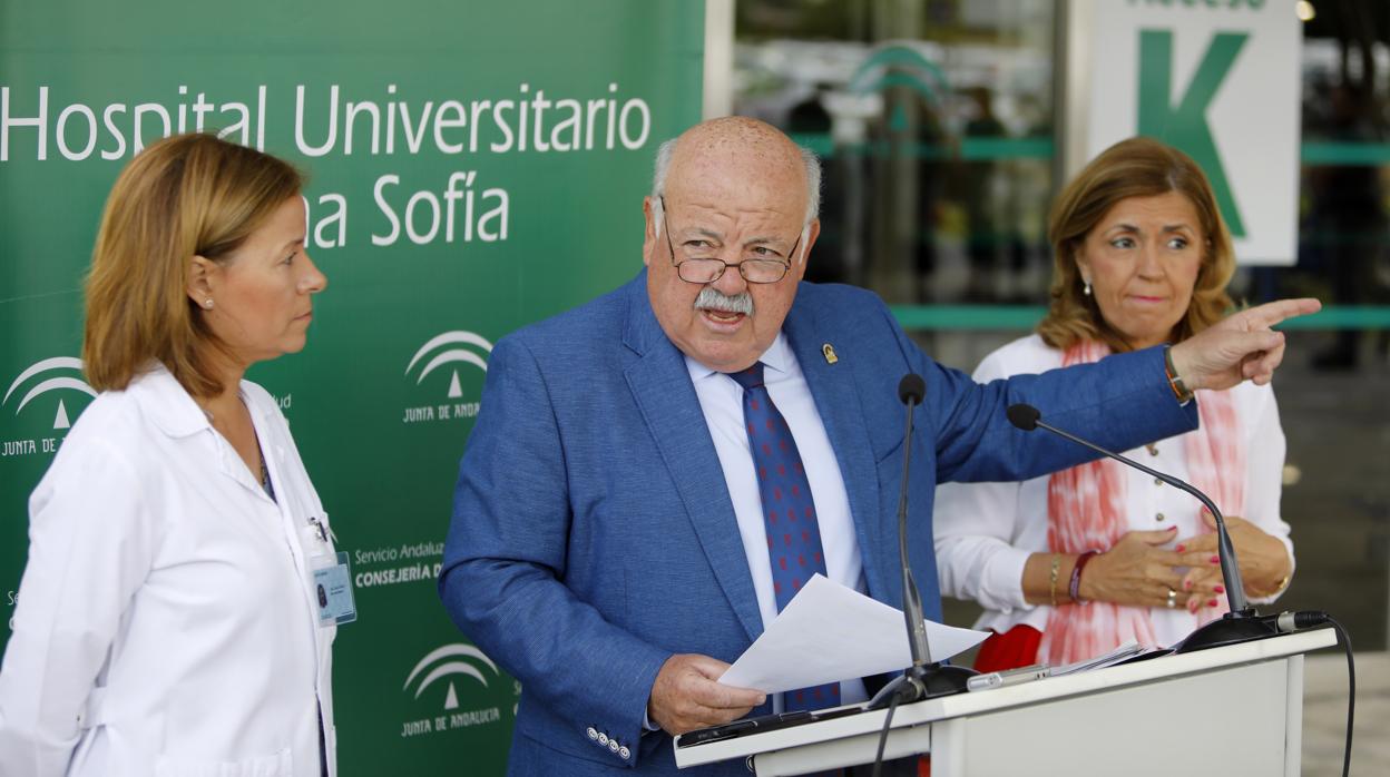 El consejero de Salud, Jesús Aguirre, durante una reciente comparecencia en el Reina Sofía