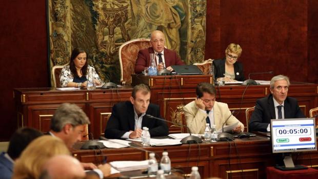 PSOE e IU inician contactos para reeditar el pacto en la Diputación de Córdoba