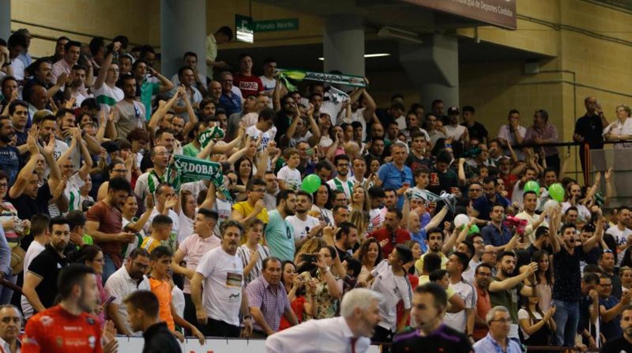 Colas para comprar los abonos del Córdoba Futsal este martes