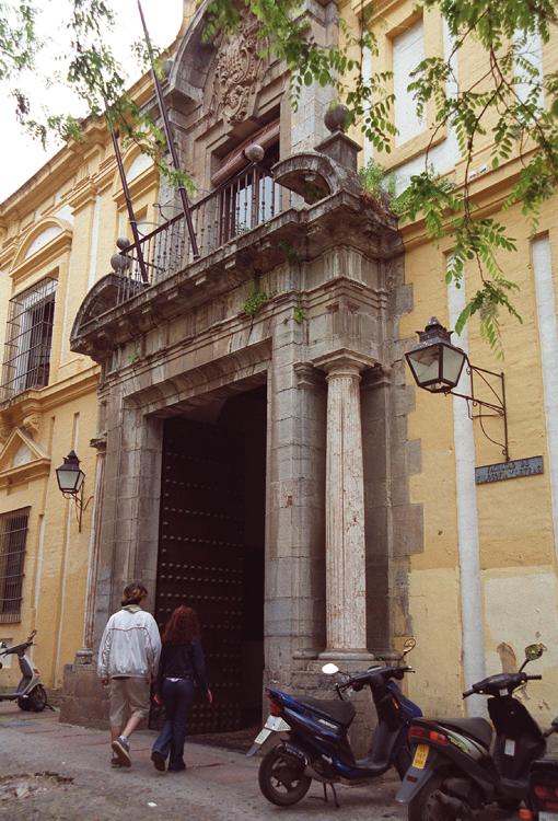 Fachada del hospital del Cardenal Salazar, hoy Facultad de Filosofía y Letras de Córdoba
