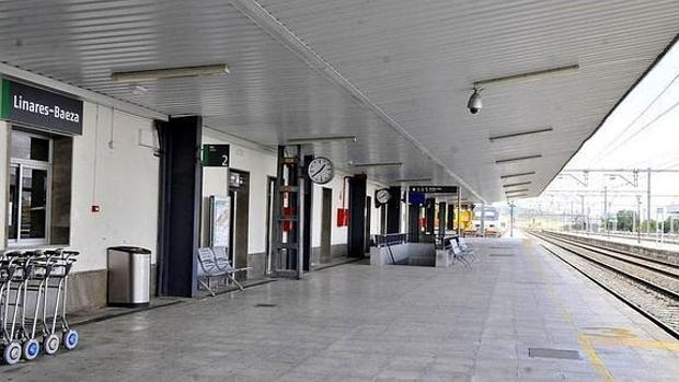 La Junta exige a Sánchez que mantenga la parada de un talgo en la estación Linares-Baeza