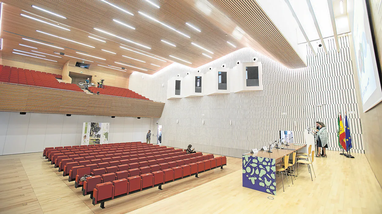 Auditorio principal del Palacio de Congresos en una configuración reducida