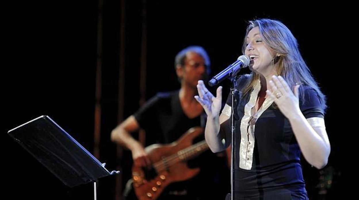 Niña Pastori durante un concierto