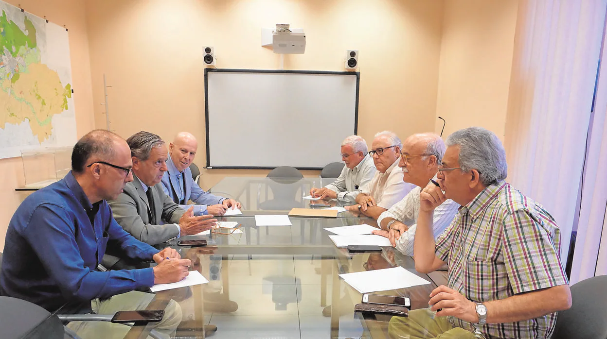 Reunión de Salvador Fuentes con los representantes de los colegios profesionales