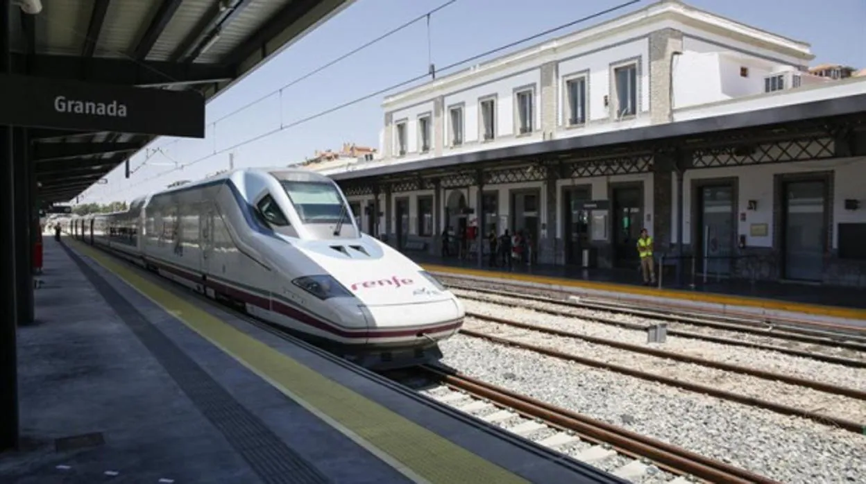 El AVE de Granada, el más lento de España, ha sufrido un nuevo retraso.