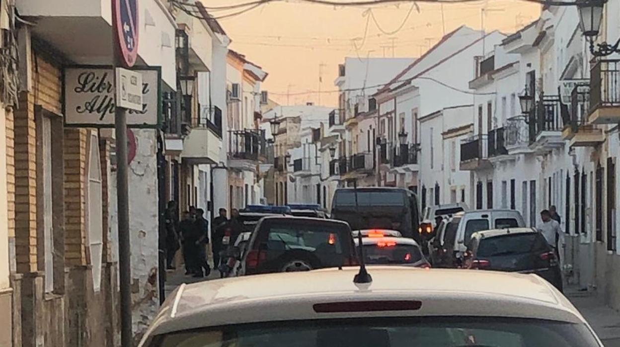 Una calle de Llepe cortada el tráfico por el dispositivo policial