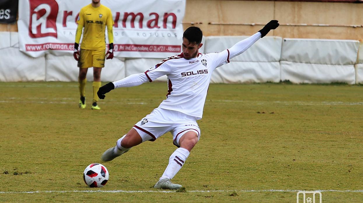 Ángel Moreno en un partido con el Albacete