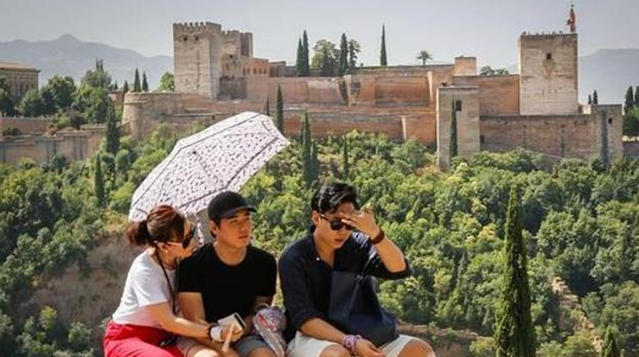 Por segundo fin de semana consecutivo, Granada estará en alerta roja por el calor.