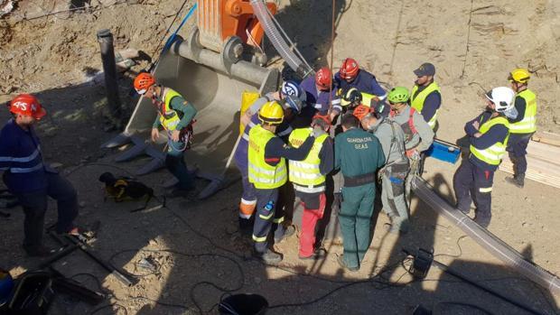 La Guardia Civil confirma que Julen fue sepultado por la tierra que arrastró al caer al pozo de Totalán