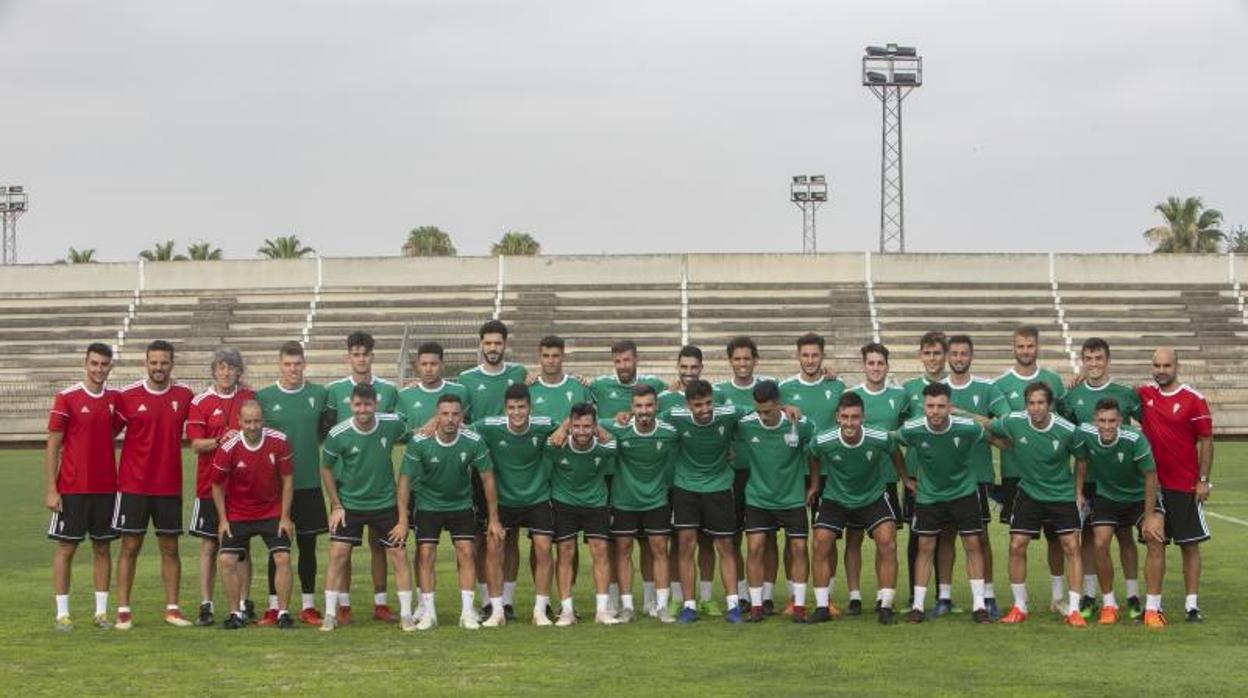 Foto de familia del primer día de trabajo de la entidad