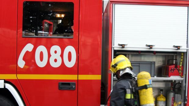 Un herido en el incendio de una vivienda en Vélez-Málaga