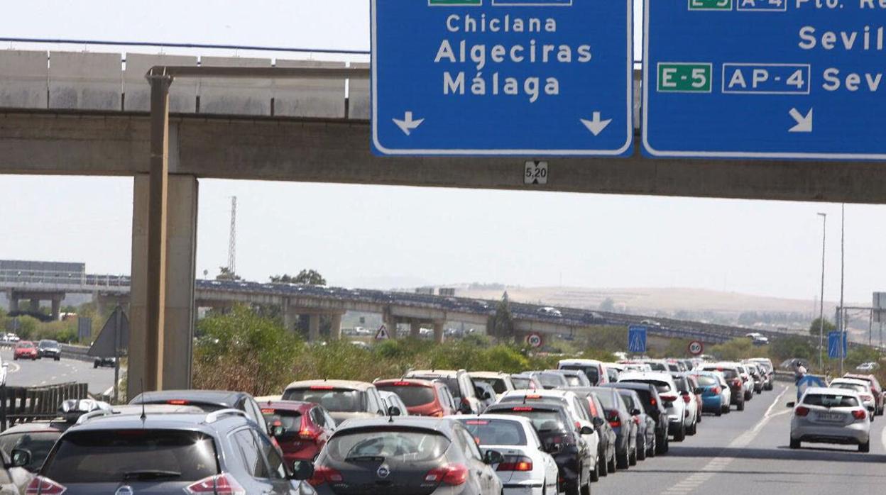 Tráfico en la salida desde Sevilla para la costa