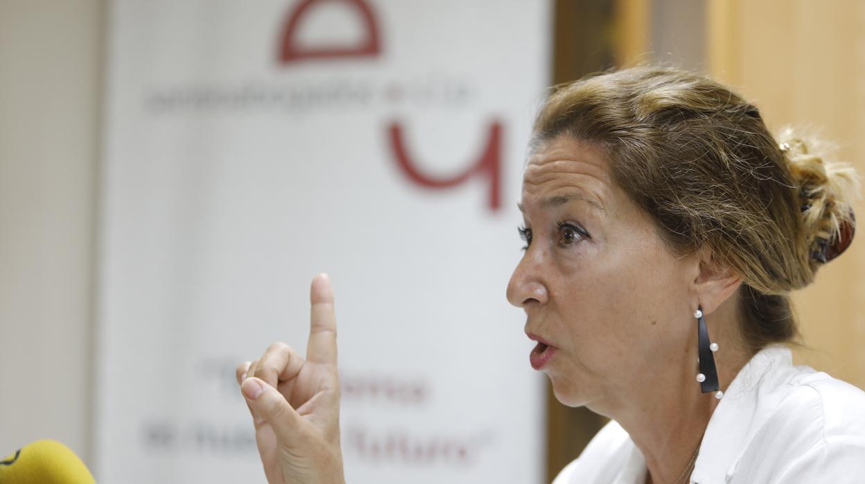 La consejera del Córdoba Magdalena Entrenas, el martes, en la rueda de prensa
