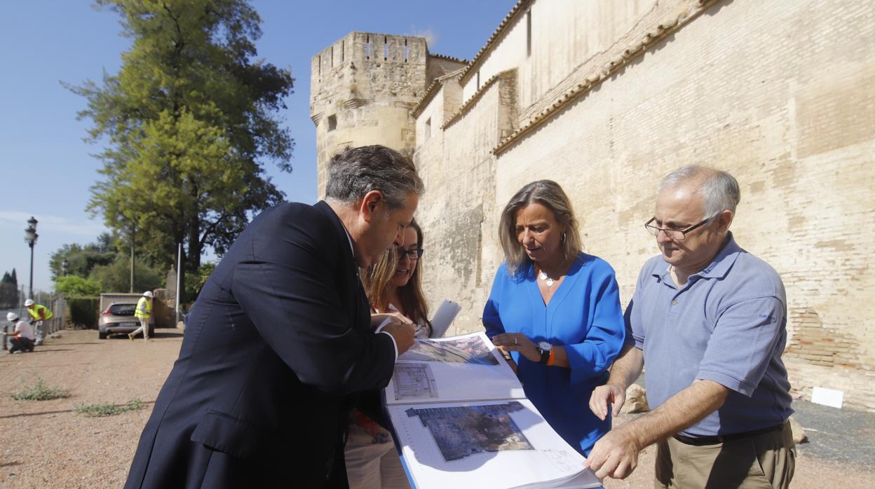 Los ediles de Hacienda y Turismo, han presentado hoy las obras de la Torre de la Inquisición