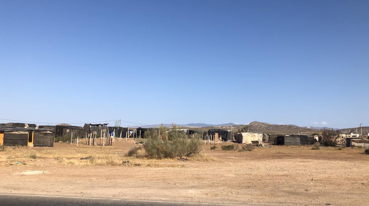 Poblado chabolista en la carretera de Níjar hacia San José.