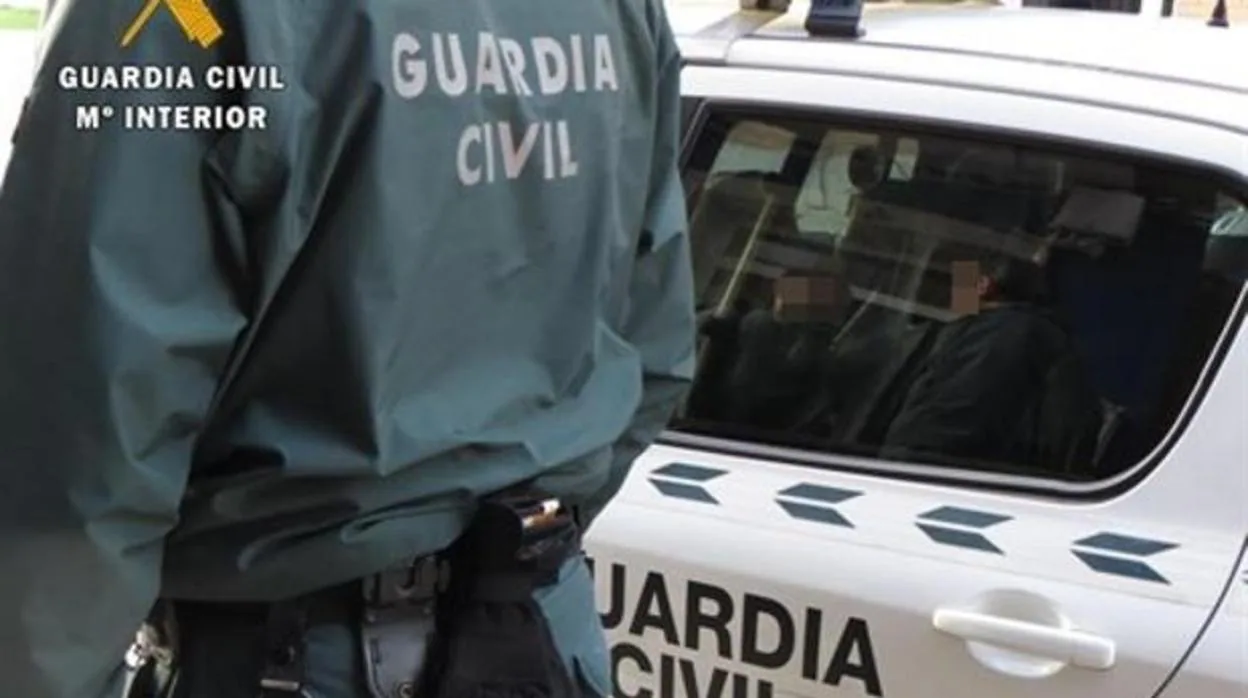 La Guardia Civil tuvo que abrir fuego contra el herido, que los recibió a tiros