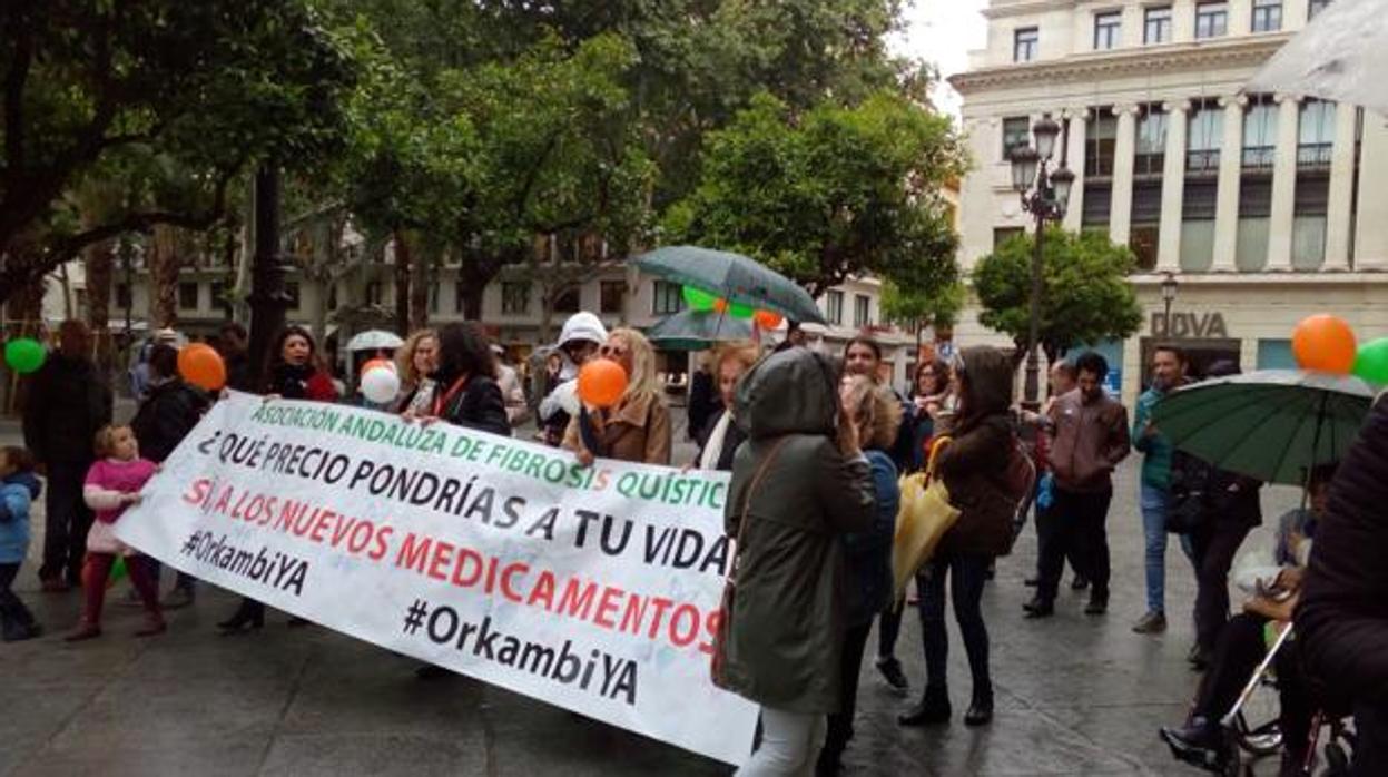 Manifestación de afectados por la fibrosis quística en una imagen de archivo