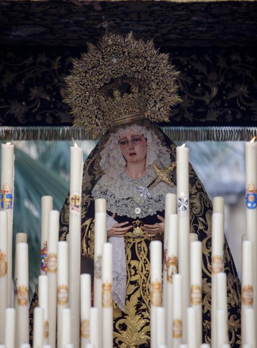 Nuestra Señora del Rosario, con la corona y la saya que dibujó para Ella Luis Álvarez Duarte