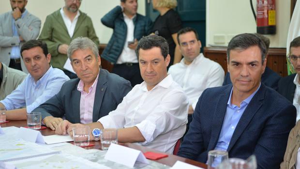 Pedro Sánchez y Juanma Moreno prometen ayudas a los afectados por el temporal en Almería