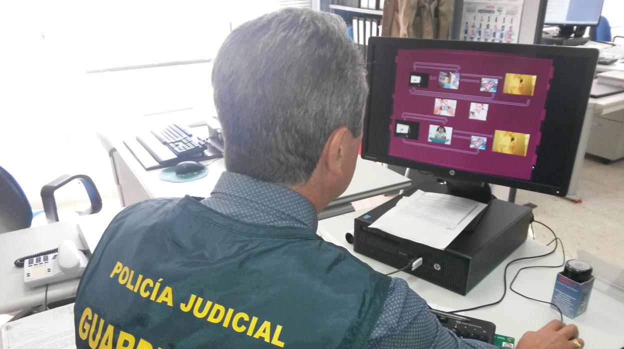 Un hombre de 70 años ha sido detenido por la Guardia Civil por proponer relaciones sexuales a menores