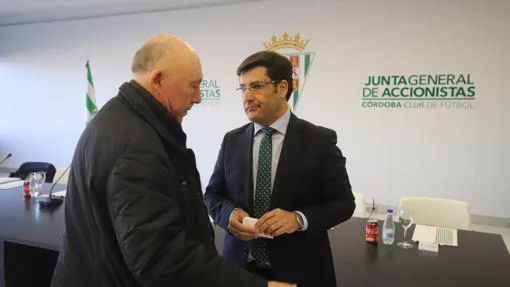 El presidente de Minoritarios con el presidente del Córdoba CF