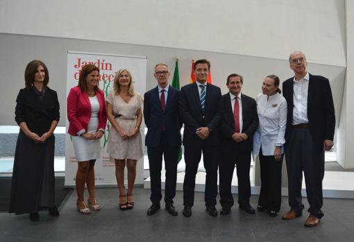 Autoridades, durante la presentación de la exposición en el Centro Lorca.