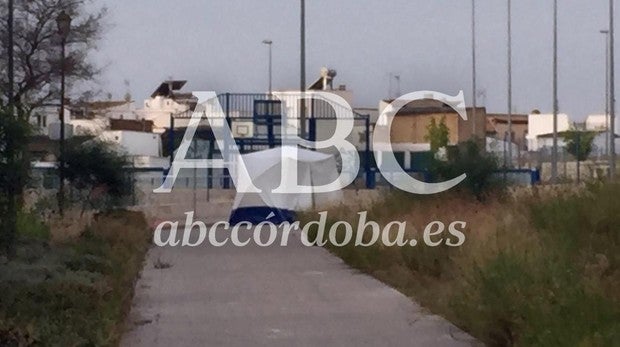 Asesinan a cuchilladas a un joven y hieren a otra chica en una zona residencial de Cabra (Córdoba)