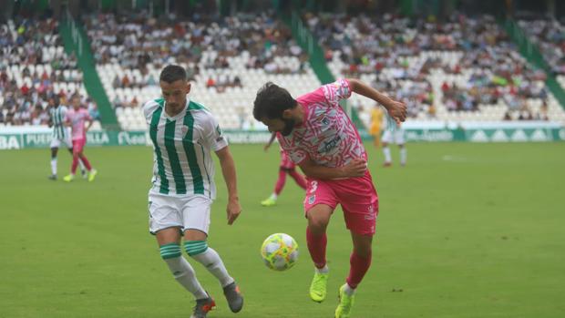 El Córdoba firma tablas con el Badajoz en un partido de alto ritmo