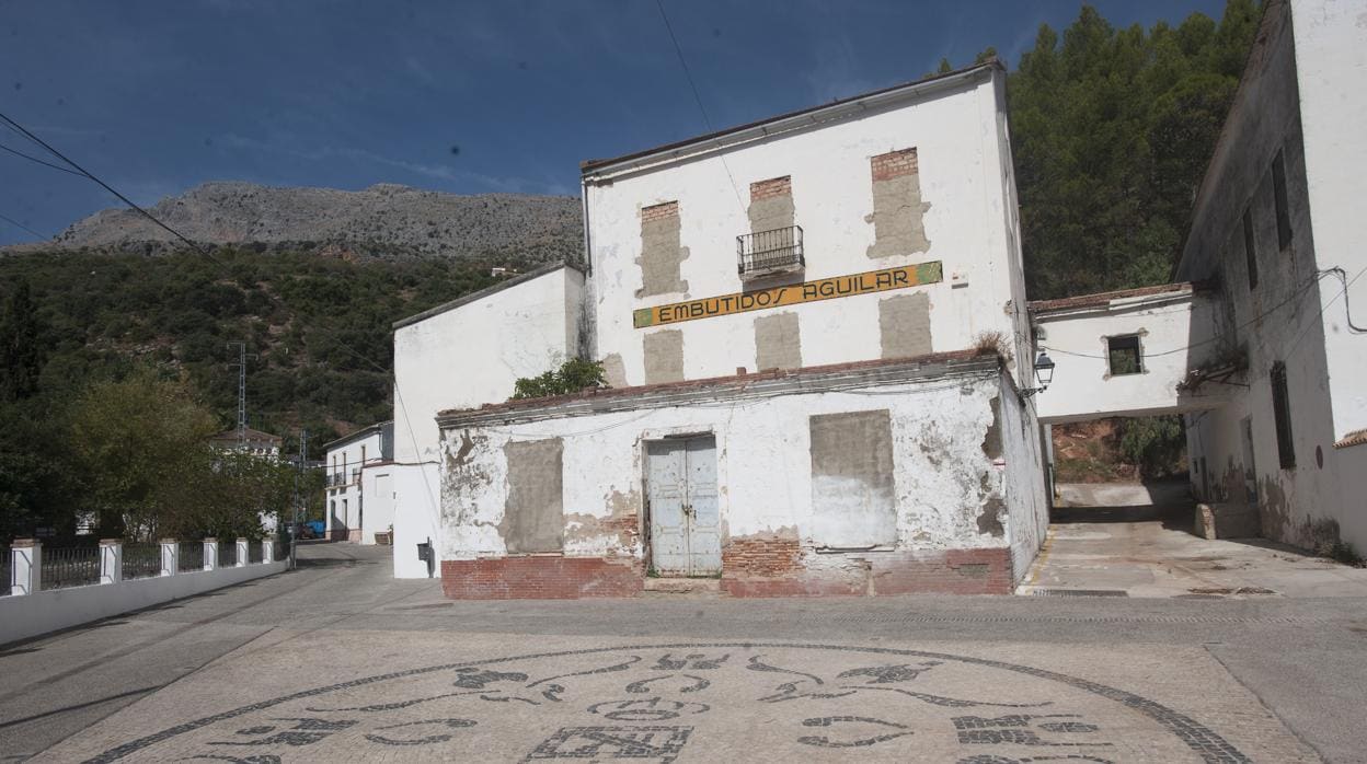 Antigua fábrica de embutidos abandonada en Benaoján (Málaga)