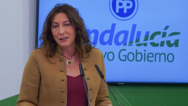 Loles López: «Si Fátima Báñez vuelve, la acogeremos con los brazos abiertos»