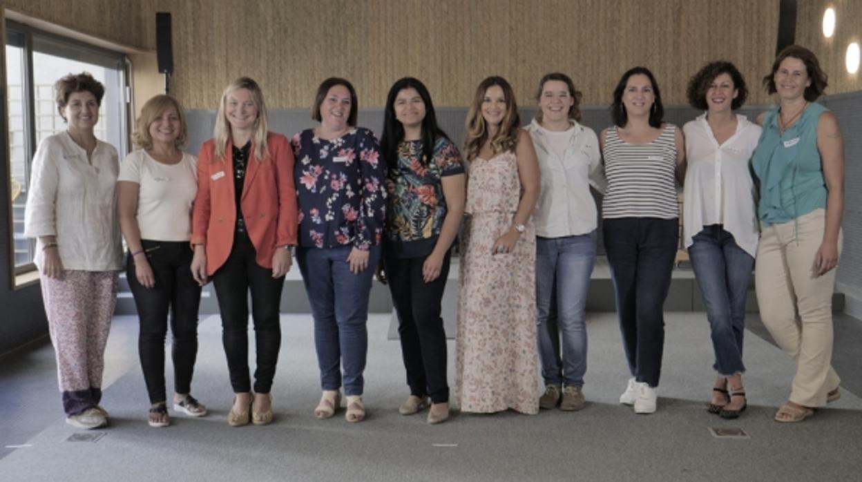 Las diez finalistas de la pasada edición de GIRA Mujeres, en la sede de Coca-Cola en España en Madrid.