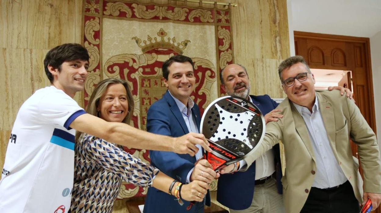 Autoridades de Córdoba, durante la presentación del Open Córdoba 2019 de pádel