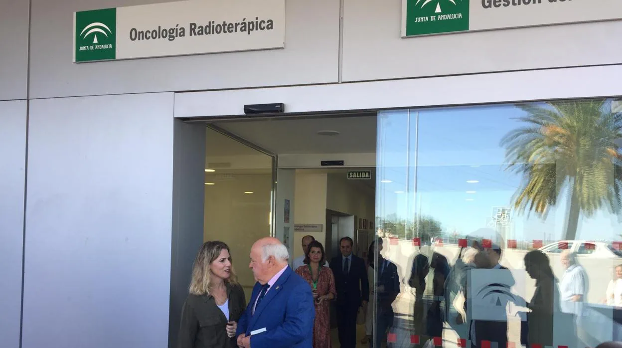 Jesús Aguirre estuvo acompañado por la delegada del Gobierno andaluz en Cádiz, Ana Mestre