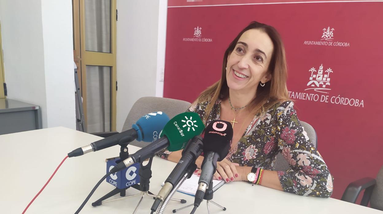 Paula Badanelli en una rueda de prensa