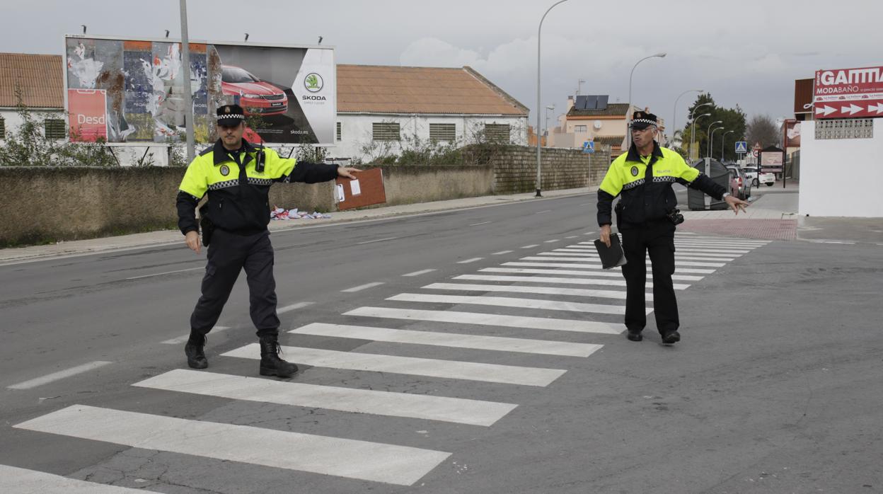 Efectivos de la Policía Local han investigado lo ocurrido en el citado accidente